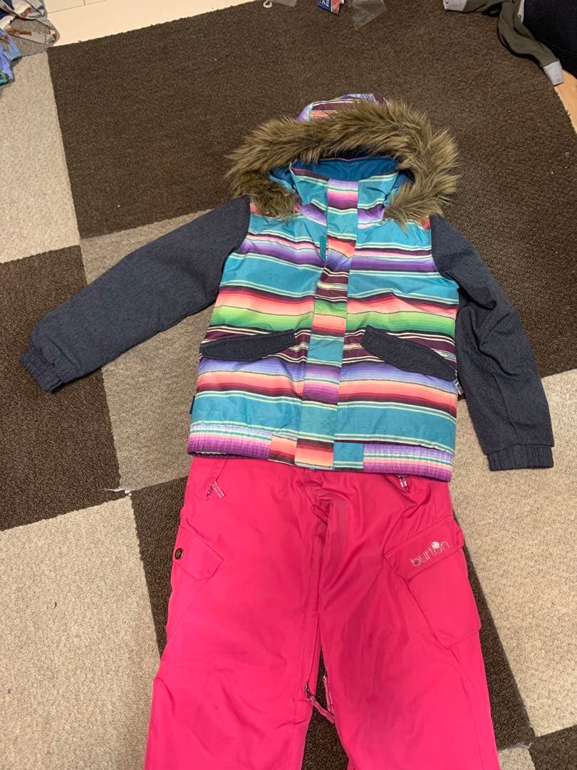 子ども用スキーウェアセット（オリーブ、マルチカラー、ピンク）