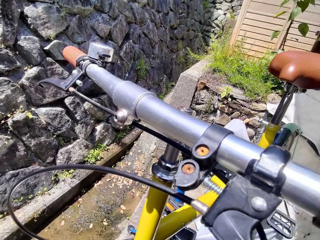 イエロー折りたたみ自転車 ミニベロ 小径ホイール