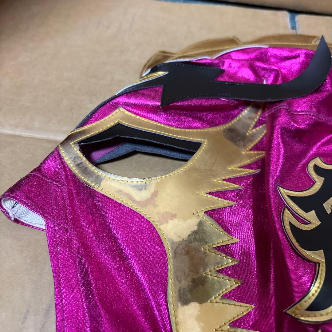 ウルティモドラゴン　プロレス　マスク