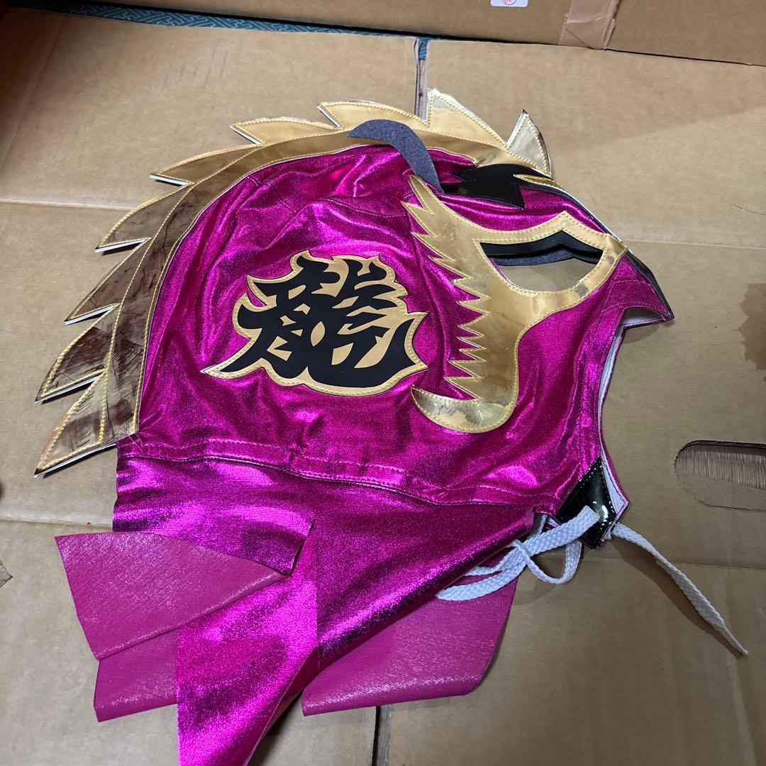 ウルティモドラゴン　プロレス　マスク