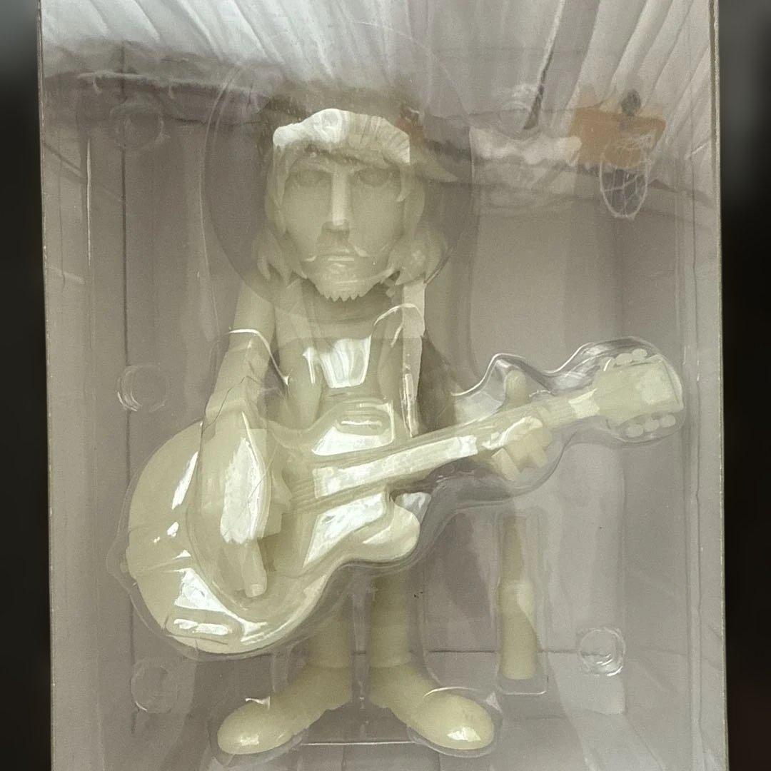 蓄光カラー タワーレコード限定　チバユウスケフィギュア