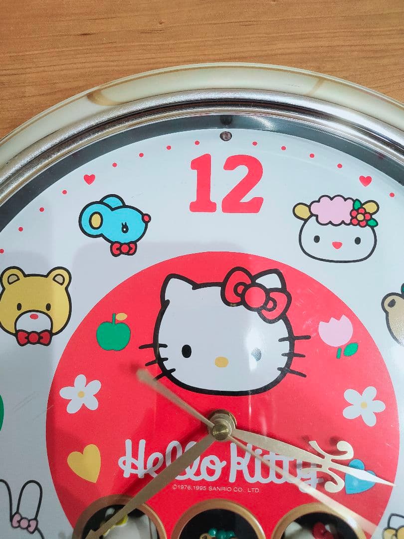 ハローキティ 壁掛け時計 からくり人形付き