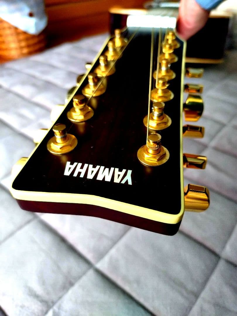 Yamaha LL16-12　ARE １２弦アコースティックギター　オール単板