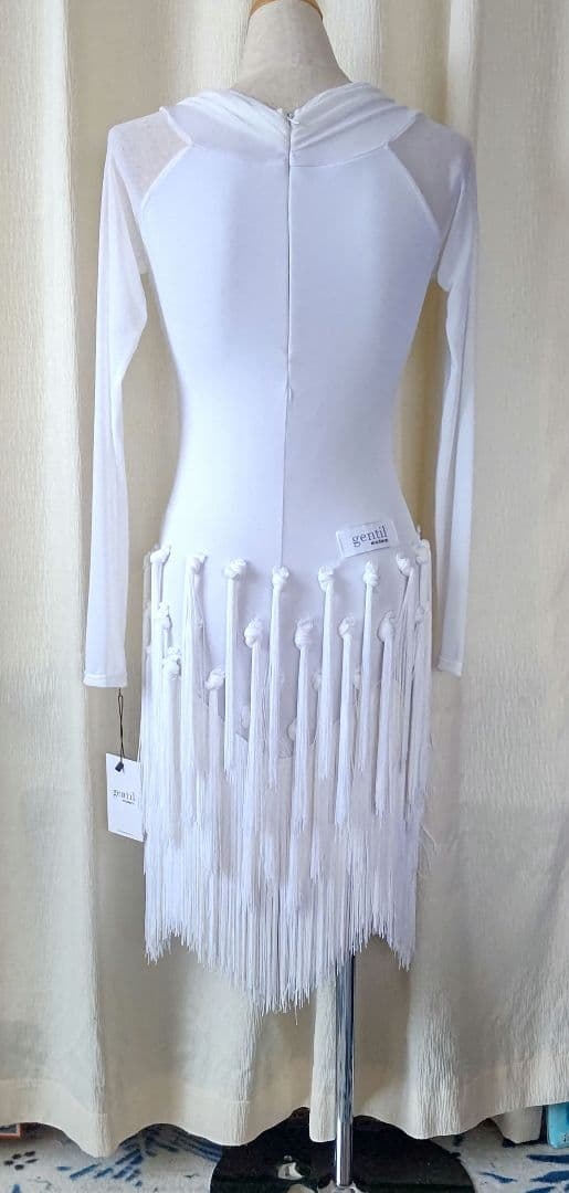 お値下げ！社交ダンスドレス！未使用Gentil社ラテンドレス！白！
