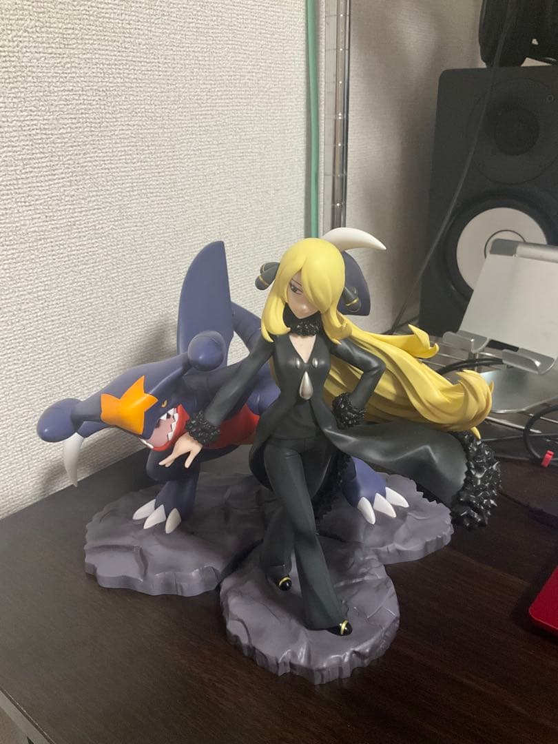 ARTFX J シロナ with ガブリアス　コトブキヤ