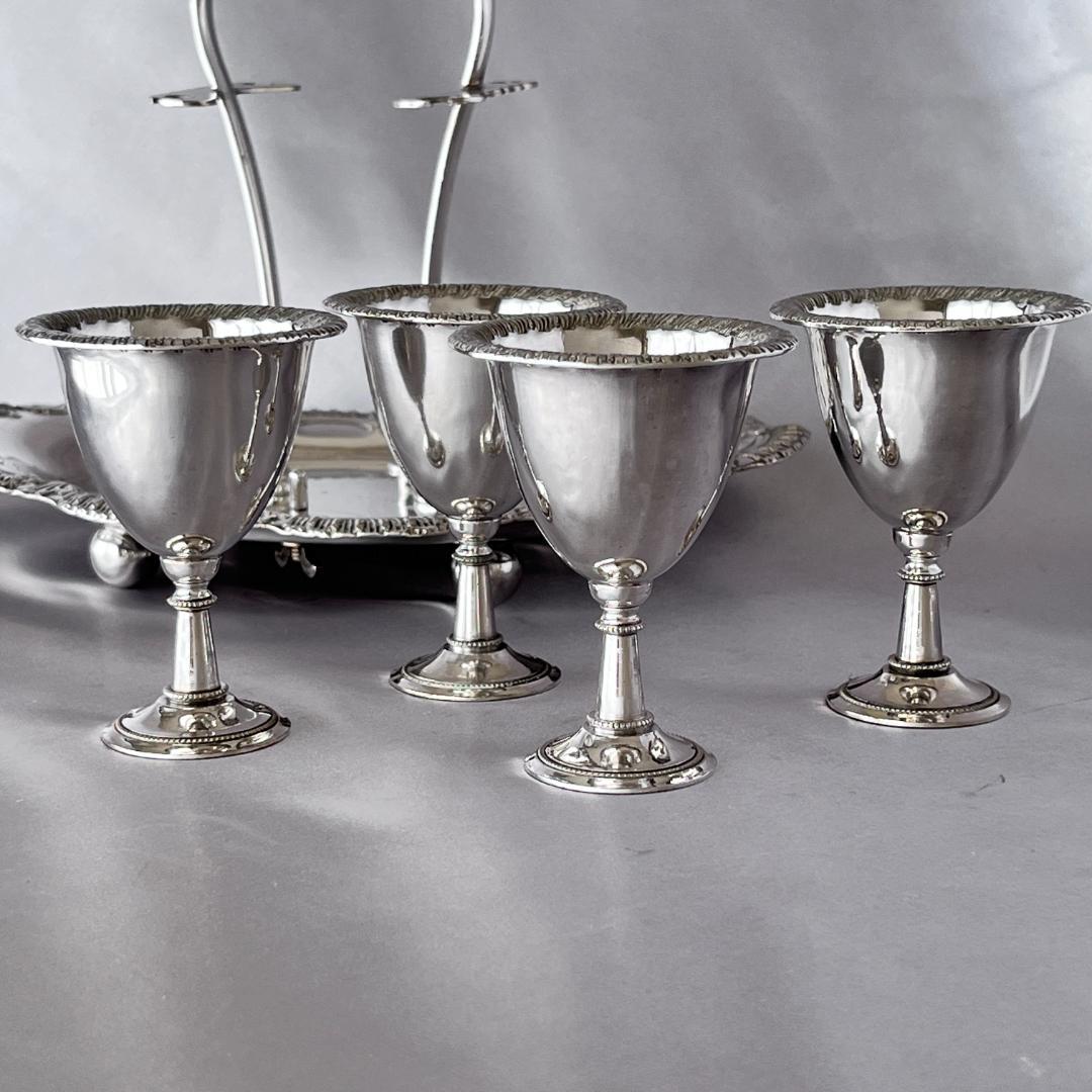 【英国】ビクトリアンのエッグクルーゼ　エッグカップ/スタンド/スプーン