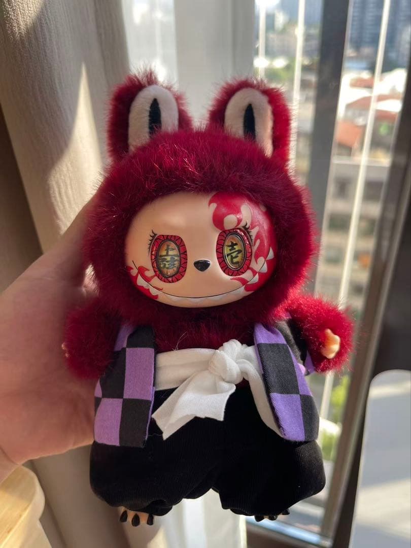 手作りの 黒死牟（こくしぼう） Labubu。