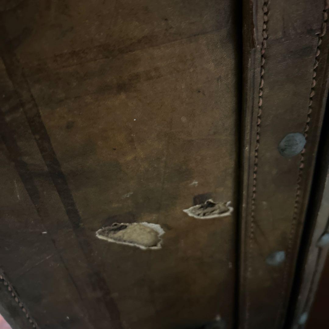 古い大きな旅行鞄　革製　アンティーク　レトロ