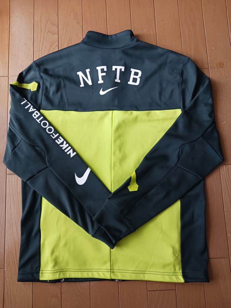 ナイキ　NFTB　セットアップ