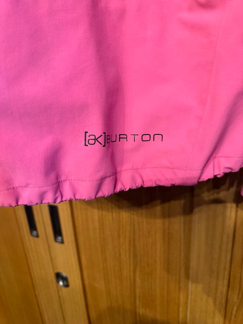 Burton [ak] GORE-TEX ピンクジャケット