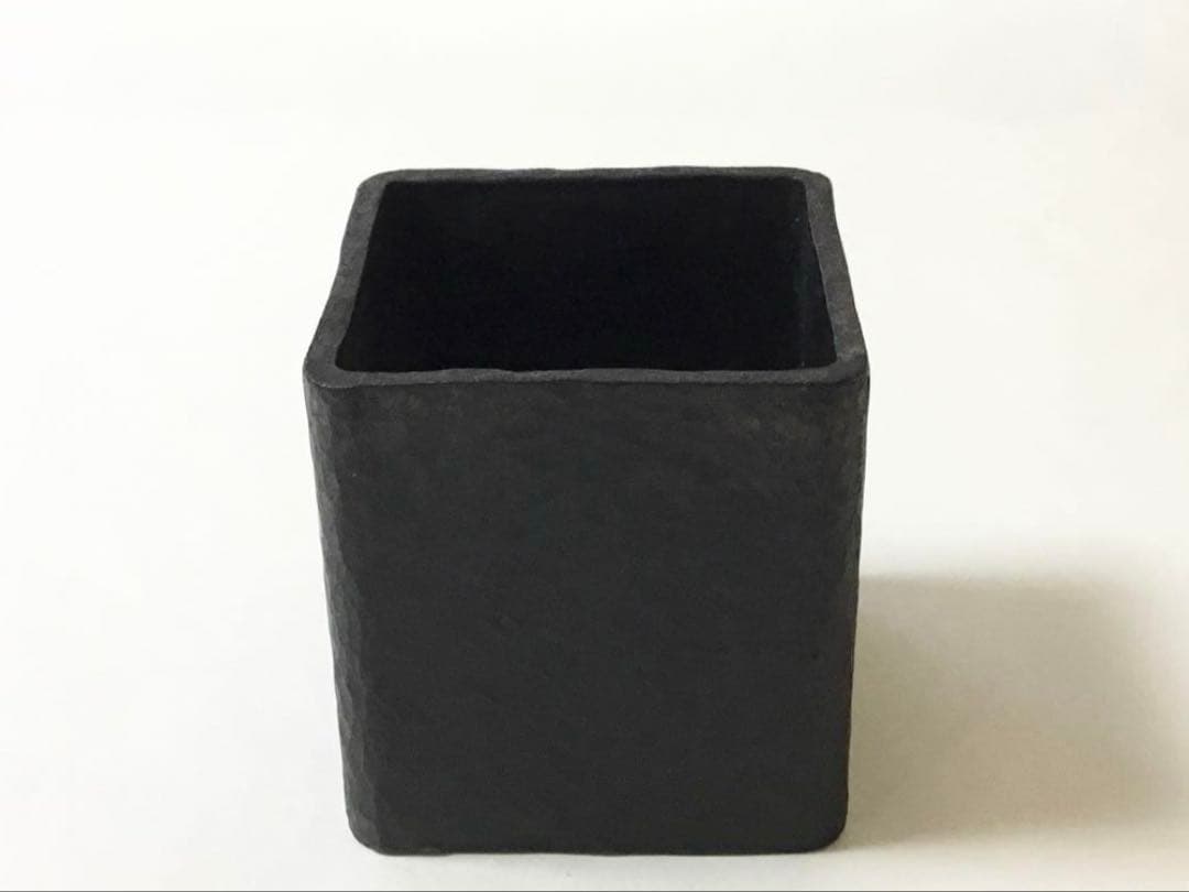 茶道具 古物品 蓋置 四方 吉羽與兵衛 南蛮鉄 木箱入 【本物保証】