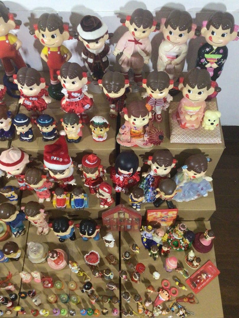 引退コレクション♪不二家 FUJIYA ペコちゃん人形 グッズ 総数200点以上