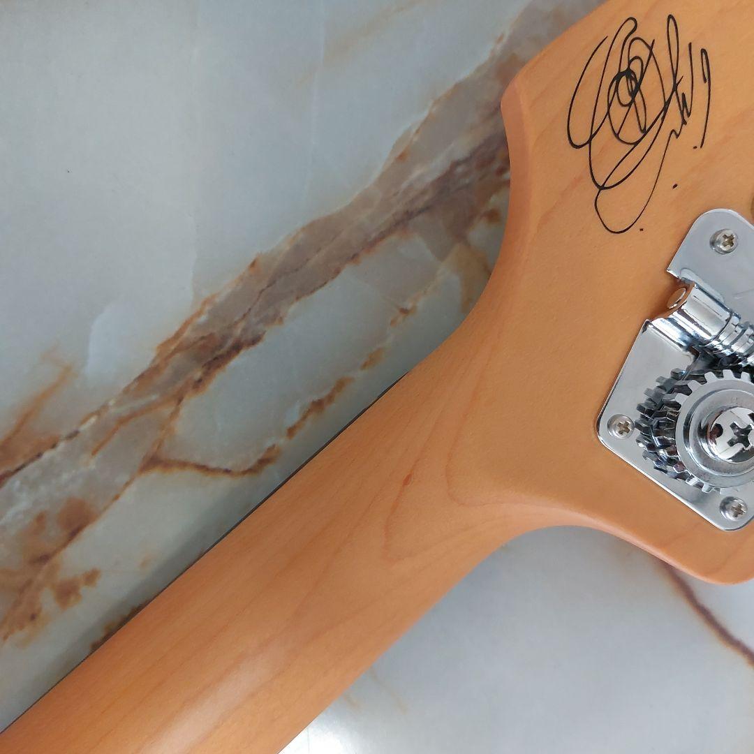 ベース Fender SCANDAL Tomomi Jazz Bass