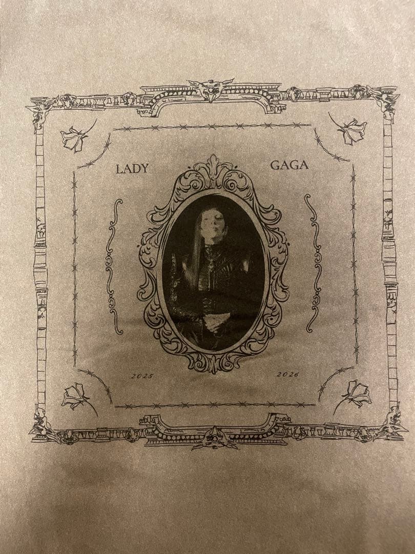 ★新品・未使用★レディーガガ　カメオ　ツアーTシャツ 　L