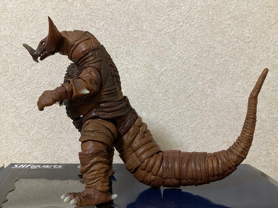 S.H.Figuarts　ゴルザ　ゴモラ