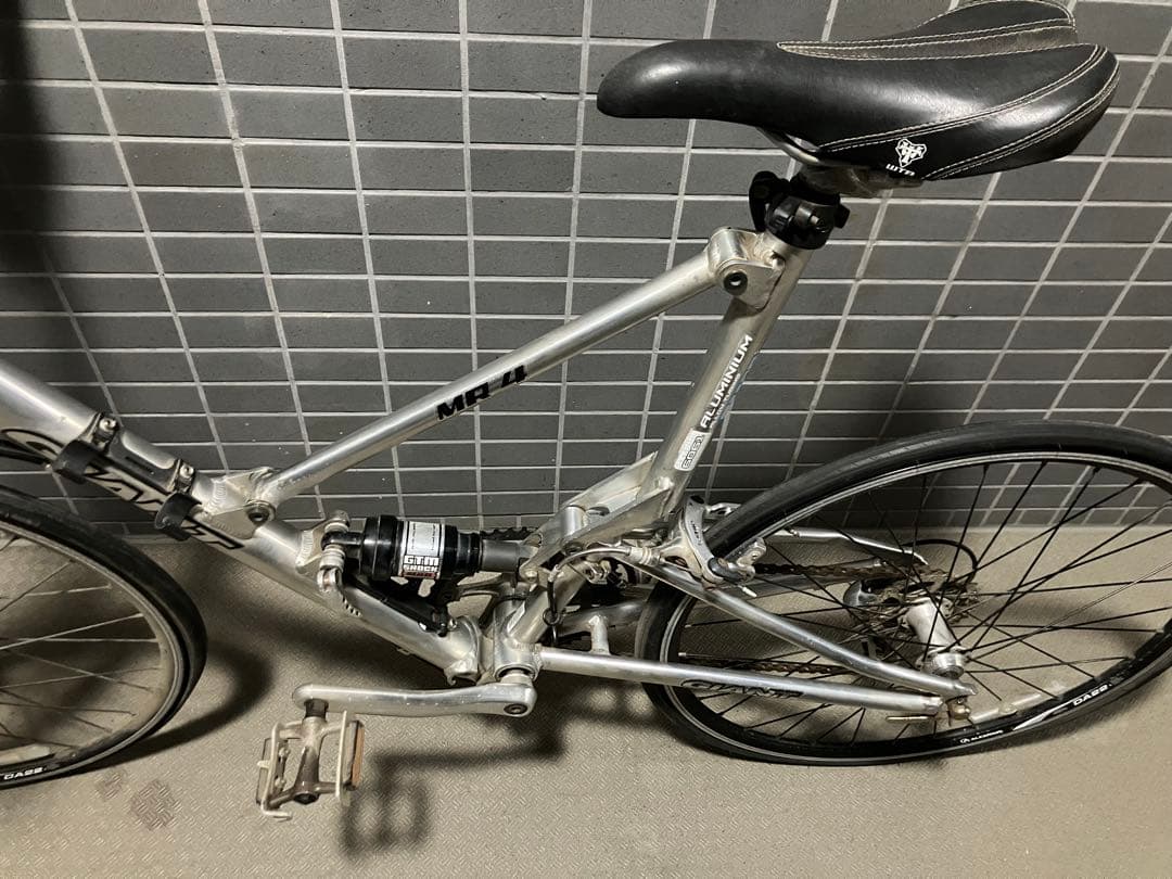 GIANT ジャイアント MR4F クロスバイク シルバー 折りたたみ自転車