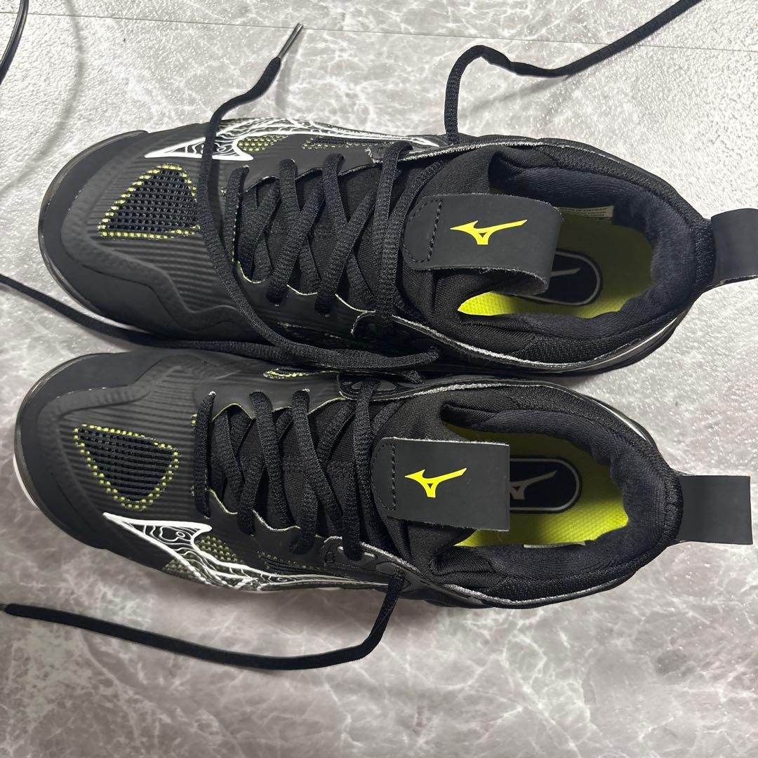 Mizuno バレーボールシューズ ブラック/イエロー24.5センチ