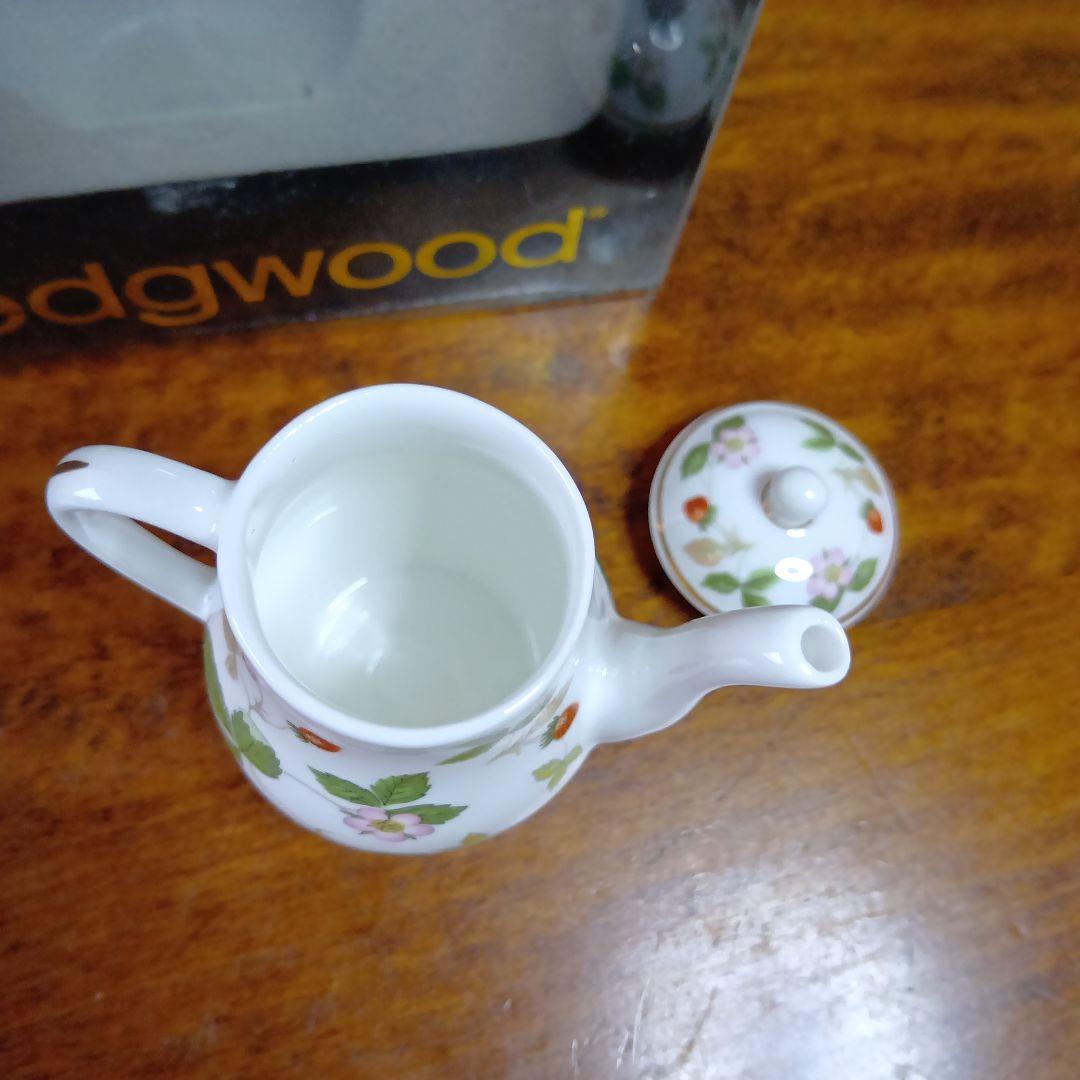 ウェッジウッド ワイルドストロベリー ミニチュアティー（コーヒー）セット