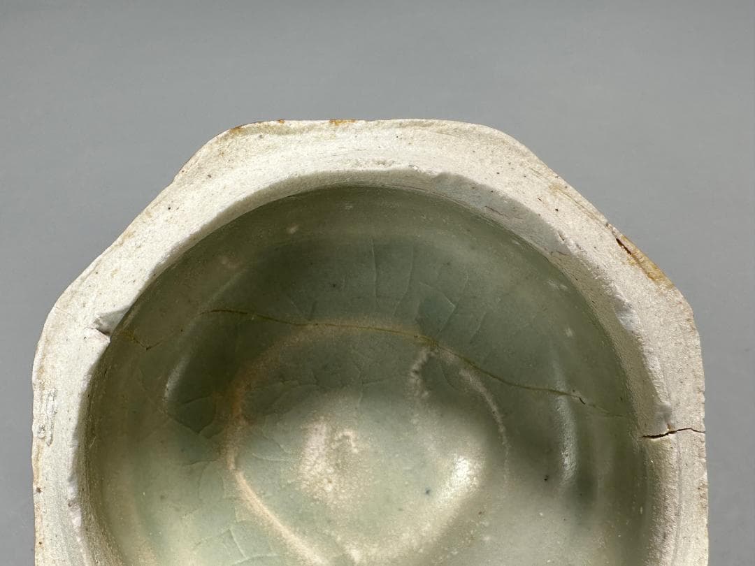 中国美術　宋時代　青白磁　湖田窯　香道具　花卉文香合　古物　時代物　唐物