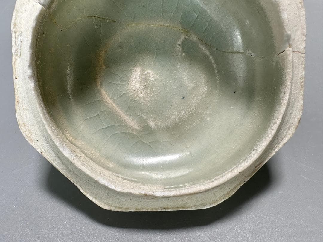 中国美術　宋時代　青白磁　湖田窯　香道具　花卉文香合　古物　時代物　唐物