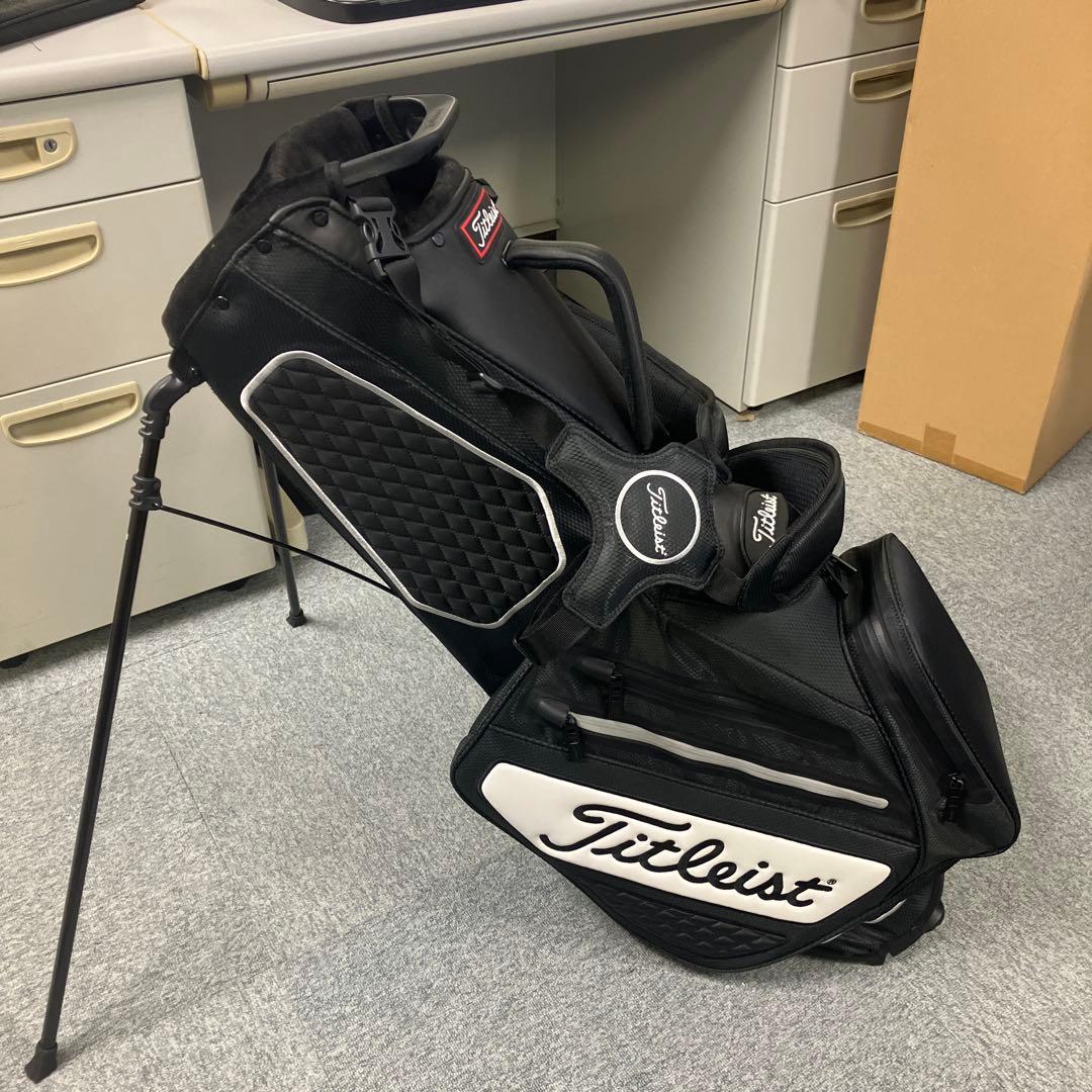 Titleist 軽量キャディバッグ ブラック/ホワイト