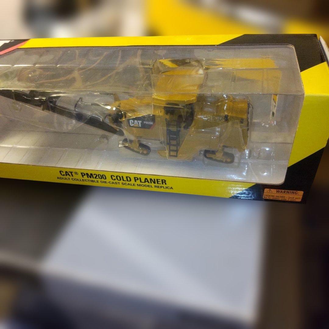 キャタピラー建機　CAT PM200 COLD PLANER 　1/50