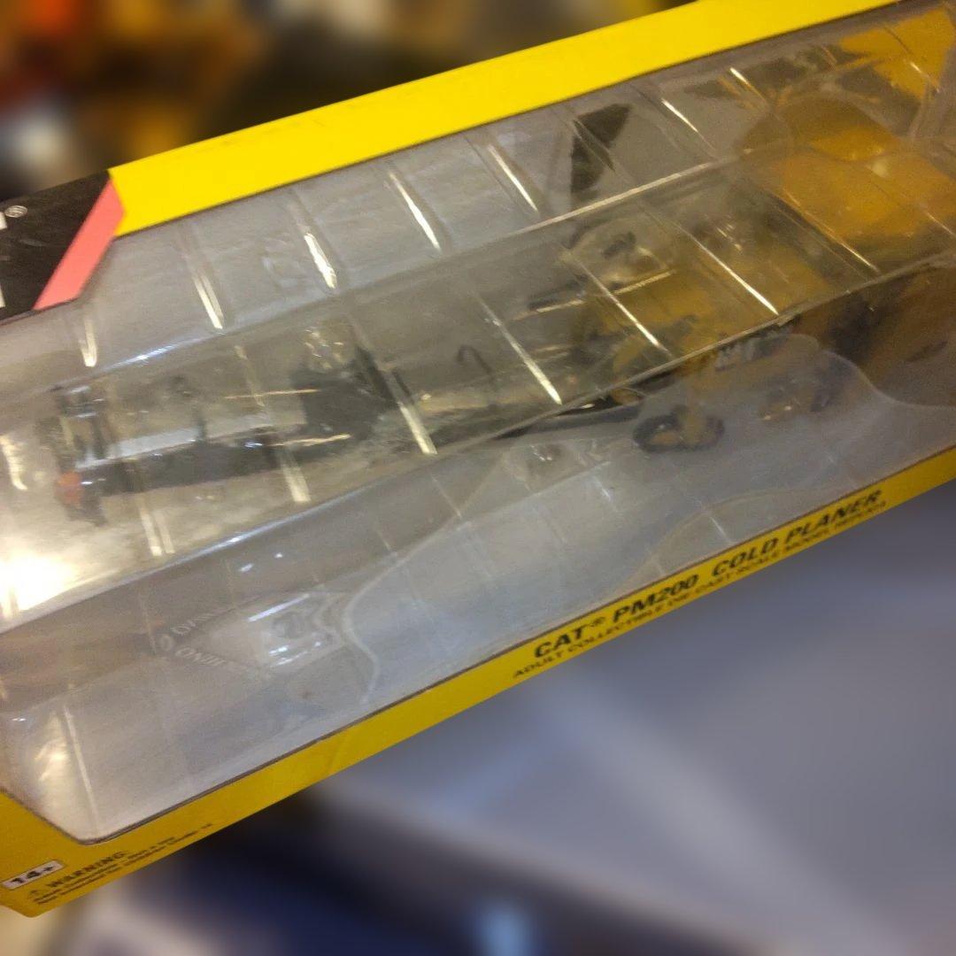 キャタピラー建機　CAT PM200 COLD PLANER 　1/50