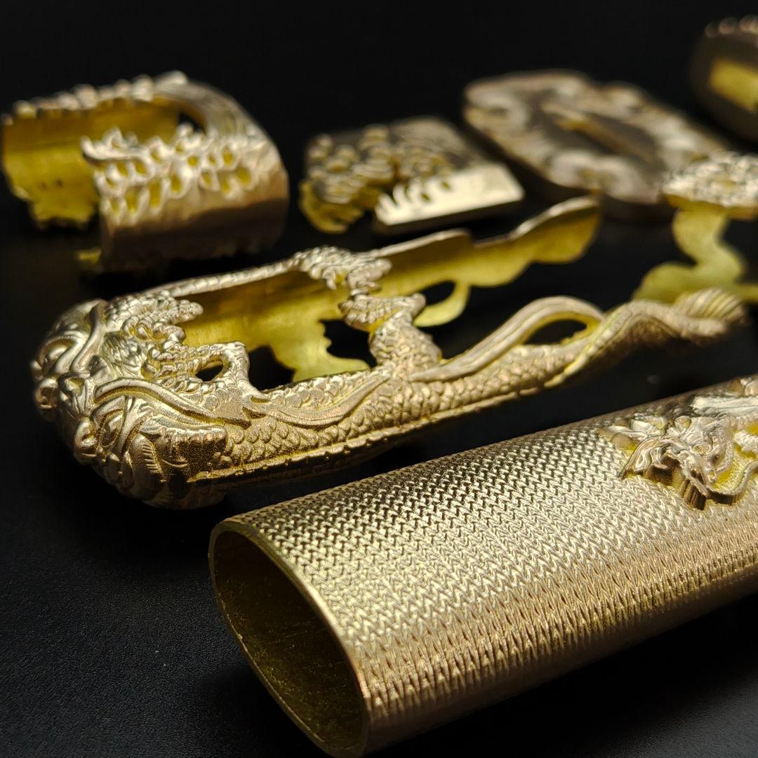 唐様大刀　水龍剣　刀鍔　目貫　縁頭　切羽　鐺　柄鞘一式金具　銅製　レア金具