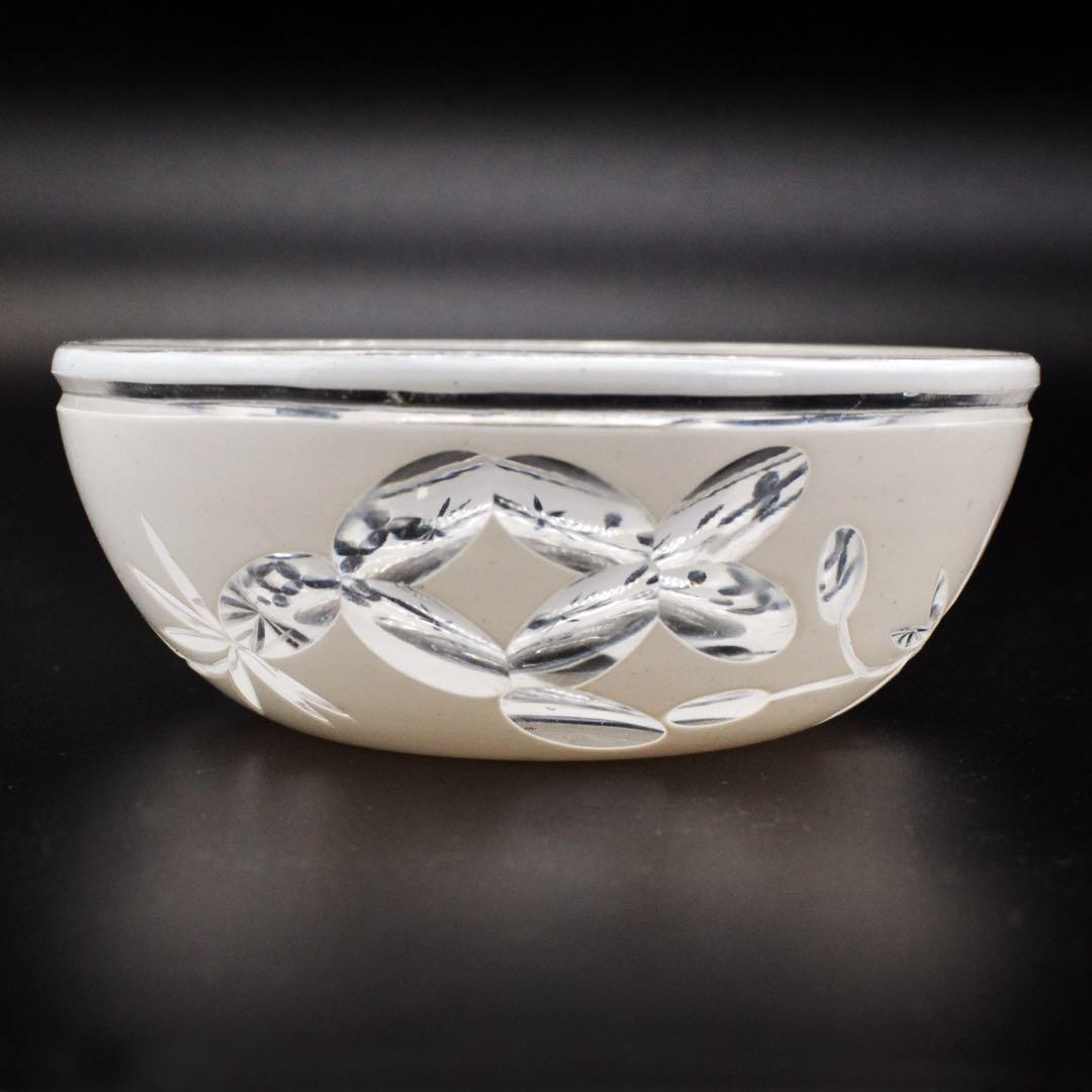 大正　戦前　白被せ切子　レトロガラス ガラス鉢 　外切子