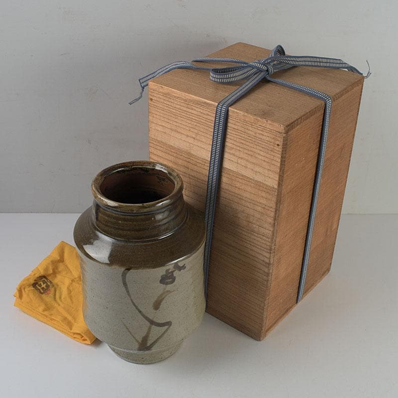 人間国宝　濱田庄司作　鐵絵花瓶　共布共箱　M　R9136H