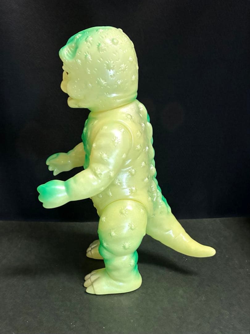 ■ブルマァク ミニラ 蓄光 ソフビ