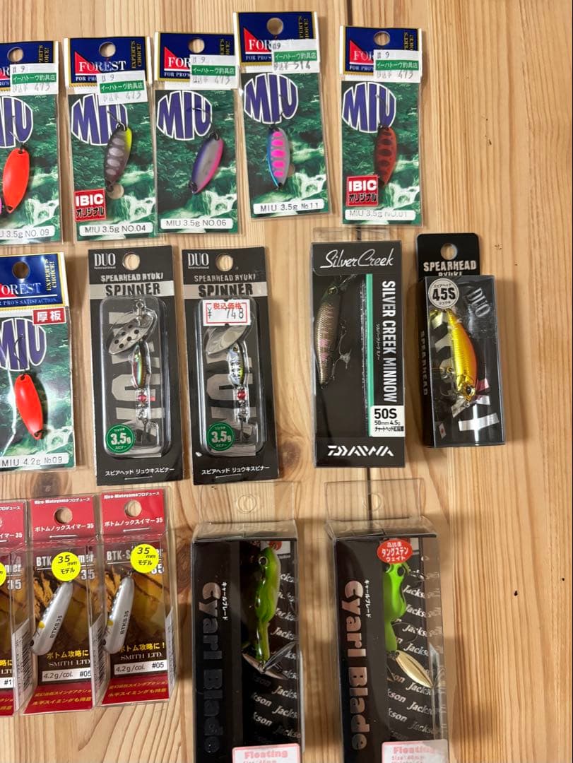 ピンクの猫　新品 未使用 渓流ルアーセット メテオーラ