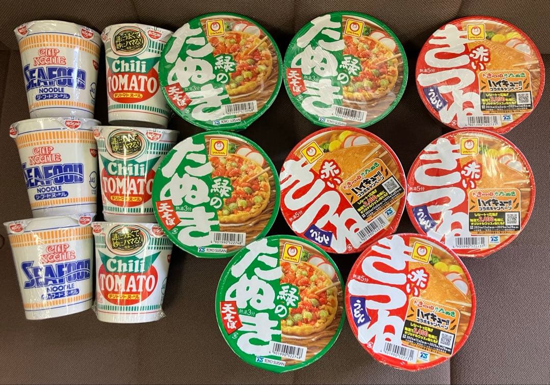 即席麺とスナック菓子のセット