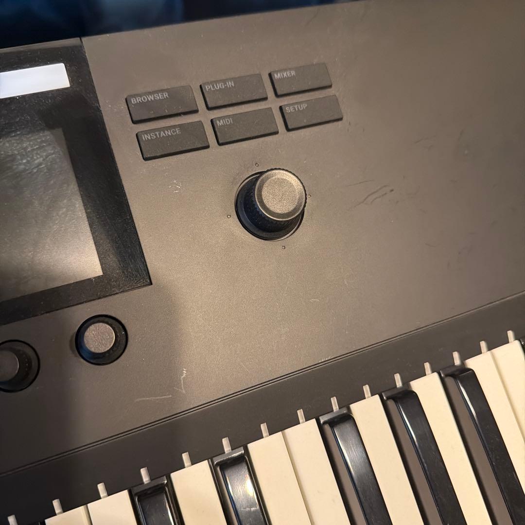 KOMPLETE KONTROL S61 mk2 MIDIキーボード