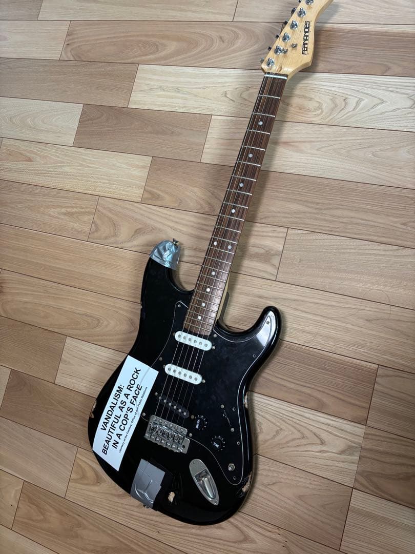 や*ま様 カートコバーン ヴァンダリズム　ストラトモデル