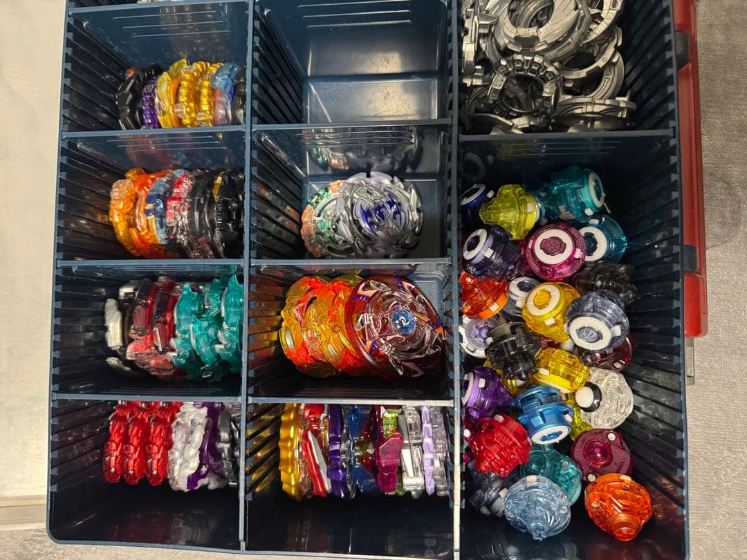 ベイブレードバースト 引退品 ケース付き 7kg越え