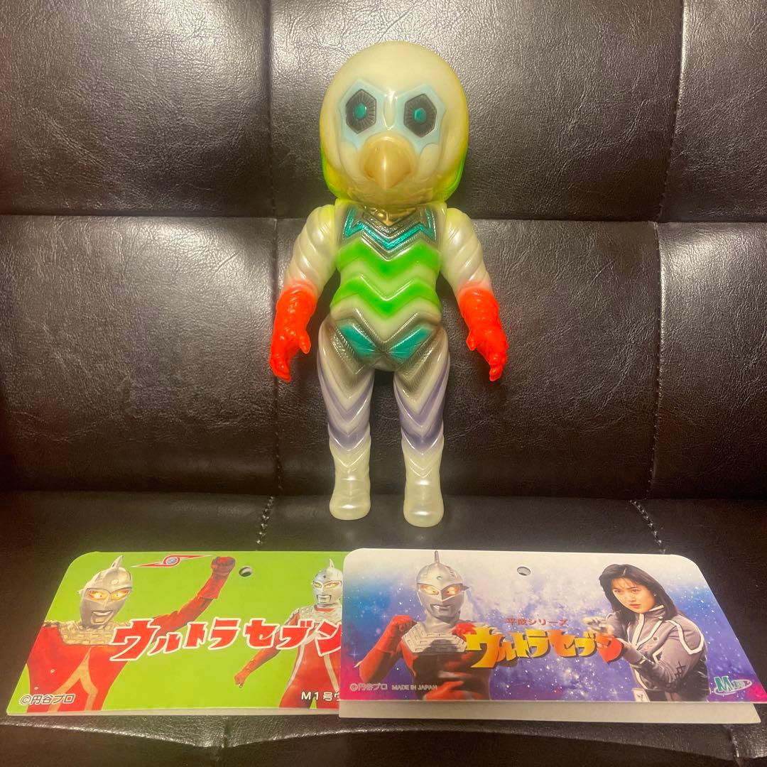 ガッツ星人　M1号　ソフビ