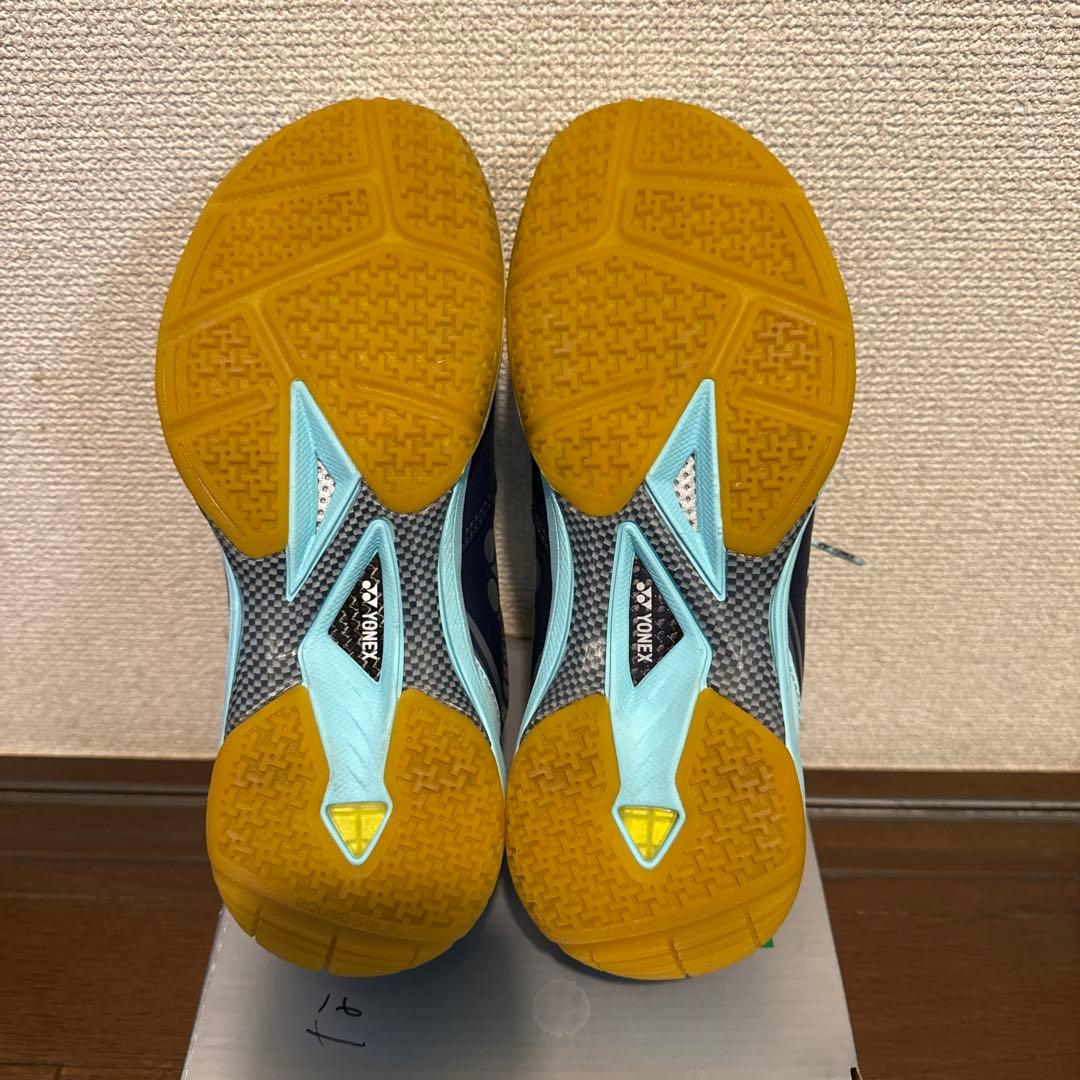 バドミントンシューズ