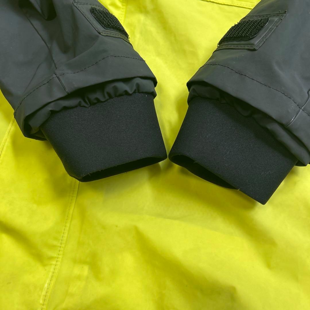 防水レインウェア フード付き 黄色/黒　ダイワ　daiwa Lサイズ