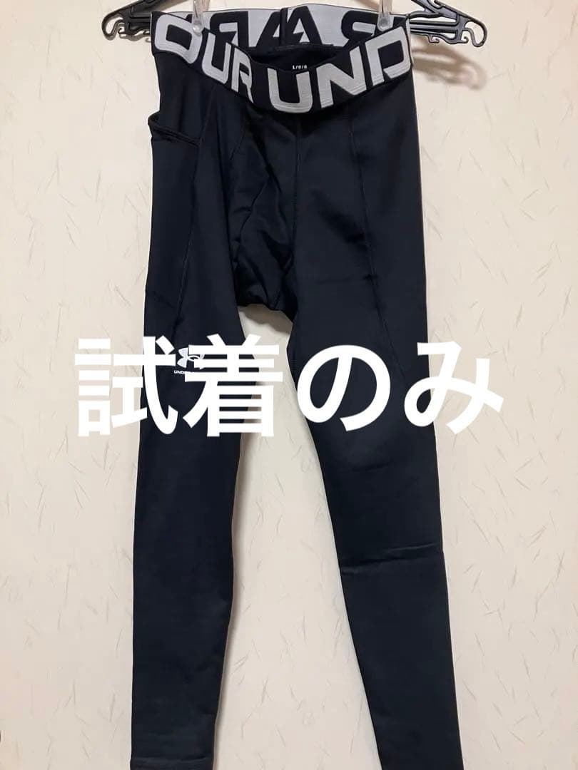 Under Armour ブラック　ゴールドギア　上下セット