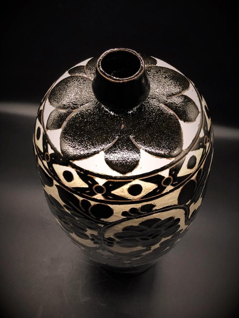 【 北宋磁州窯　黒掻落し瓶 】　草花文　骨董　中国古玩