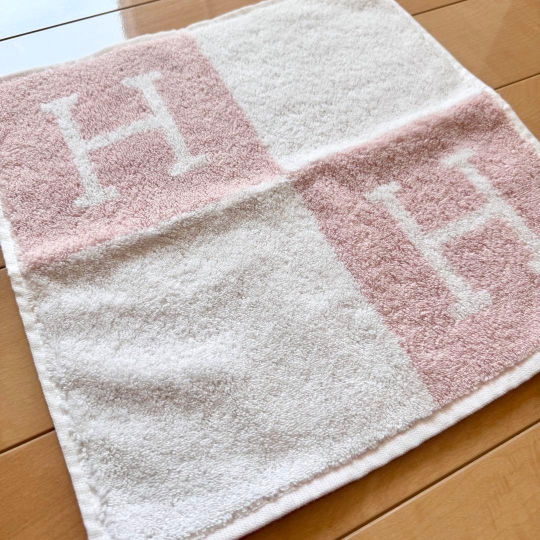 【新品未使用】HERMES Hロゴ タオルハンカチ ピンク/ホワイト