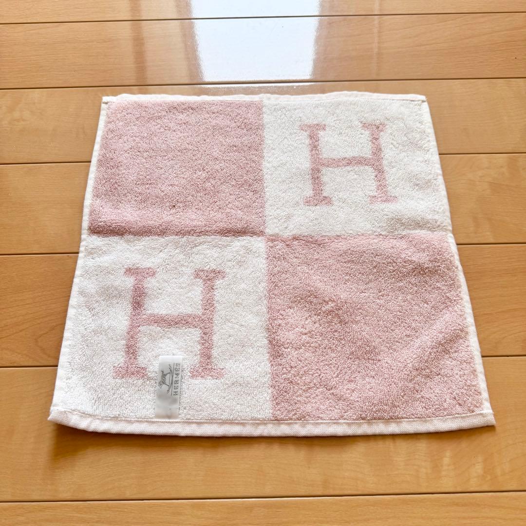 【新品未使用】HERMES Hロゴ タオルハンカチ ピンク/ホワイト