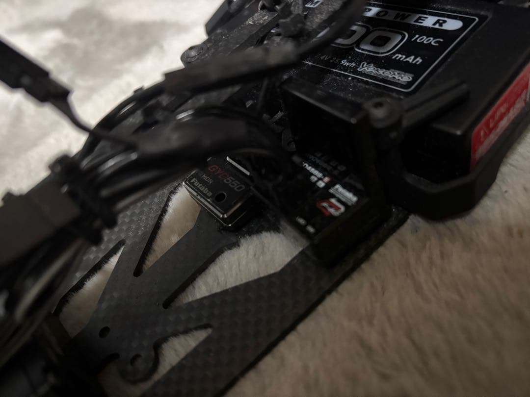 カーボンファイバー ラジコンカー