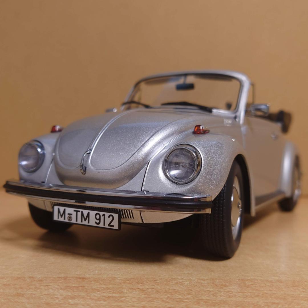 1/18 フォルクスワーゲン ビートル 1303 シルバー カブリオレ 1973