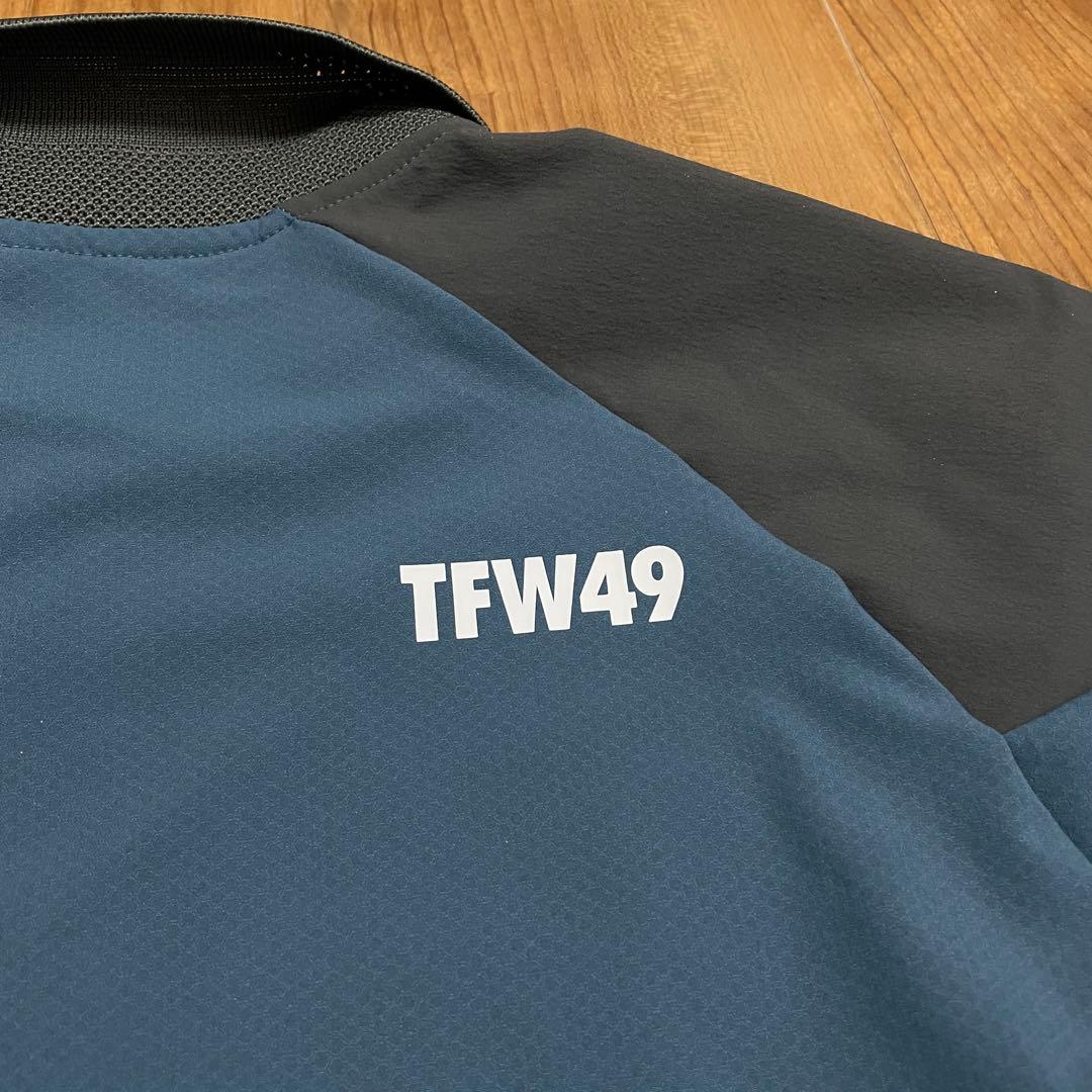 定価3.1万　TFW49 ロング　ポロシャツ　ネイビー　ゴルフ