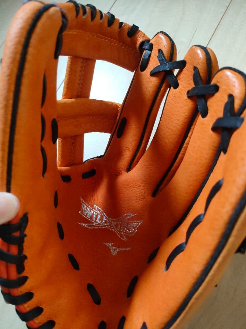ミズノ 野球グローブ オレンジ 黒