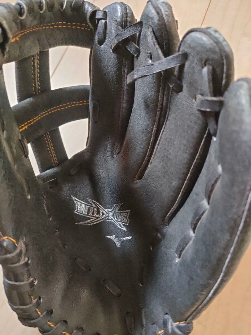 ミズノ 野球グローブ オレンジ 黒