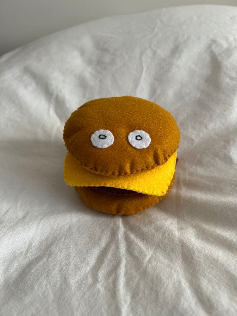 Yuri Hasegawa 長谷川有里 ぬいぐるみ ハンバーガー アートトイ