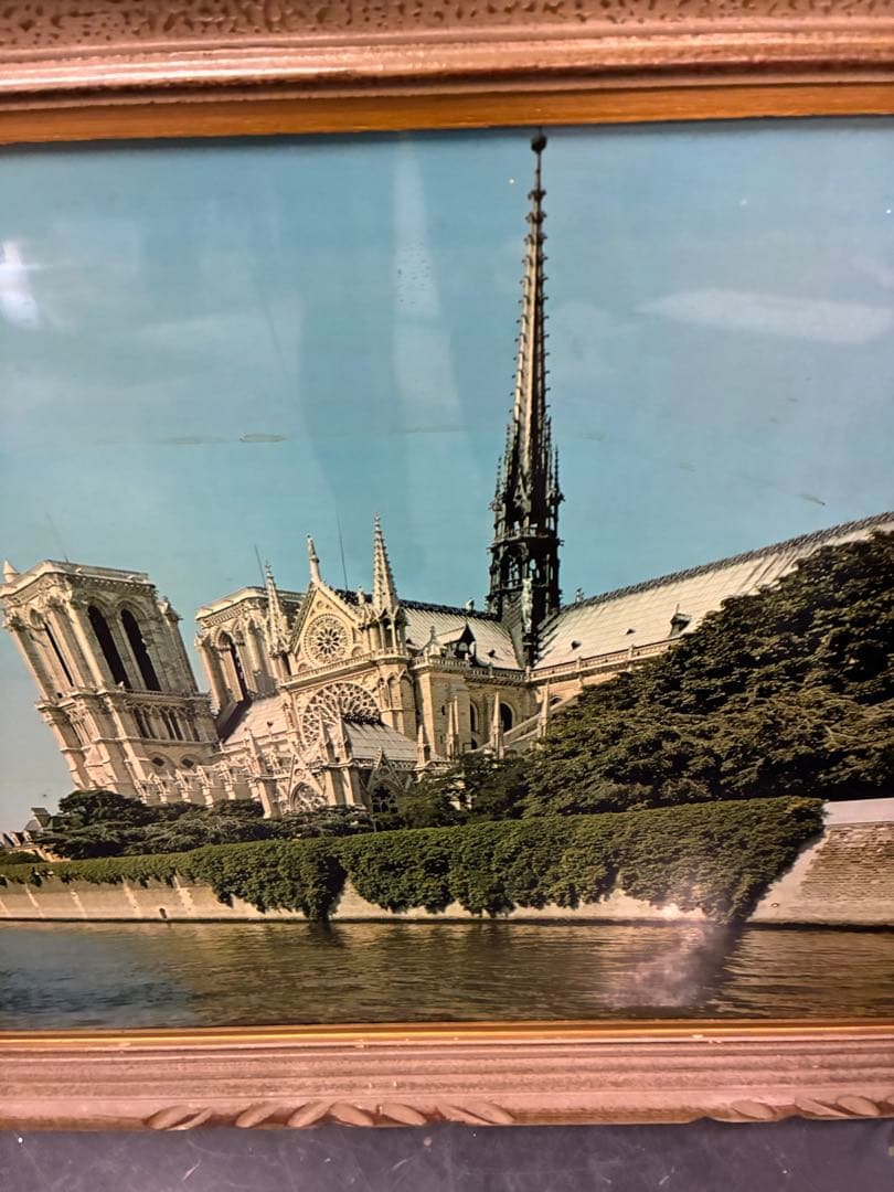 ノートルダム大聖堂の風景画　写真